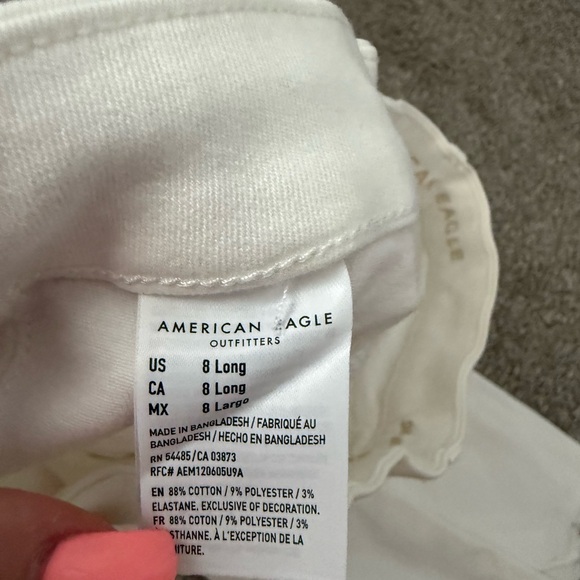 American Eagle Cream Stretch Jeans - Picture 4 of 4
